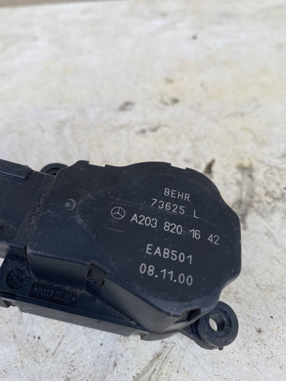 

Привод заслонки печки Mercedes Benz W211 w203