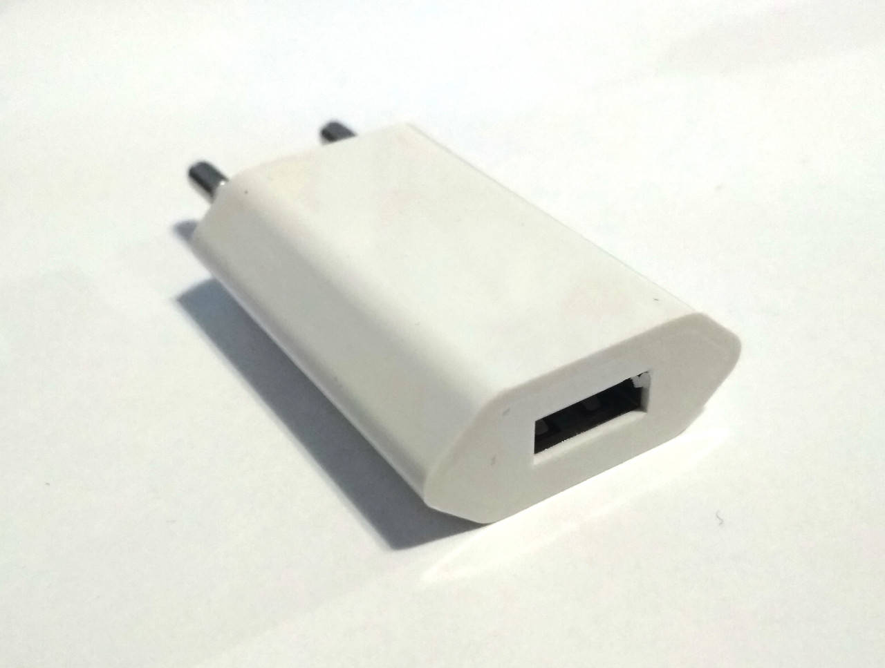 

Сетевое зарядное устройство USB, цвет белый