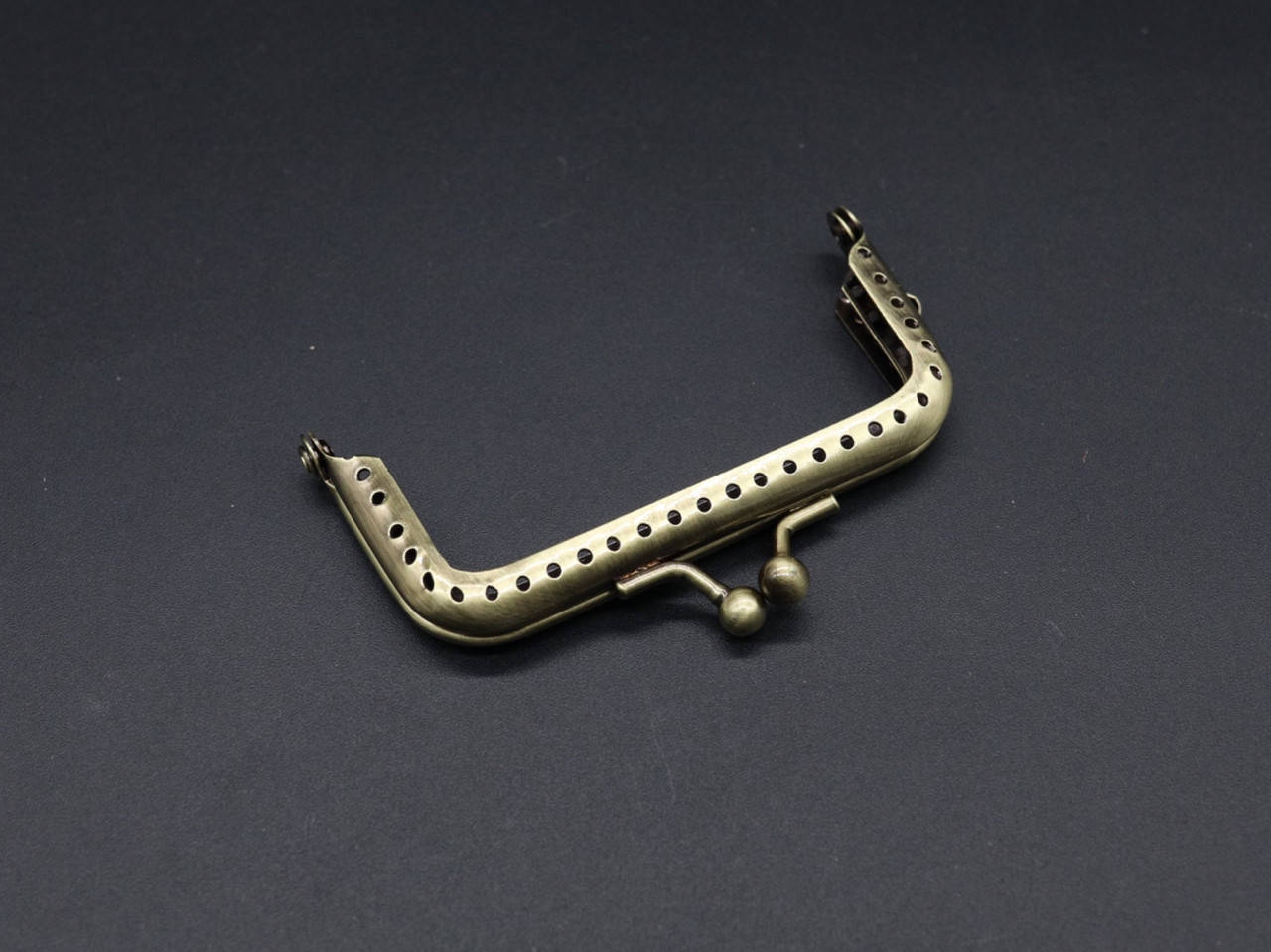 

Фермуар. Цвет "антик". 8см.