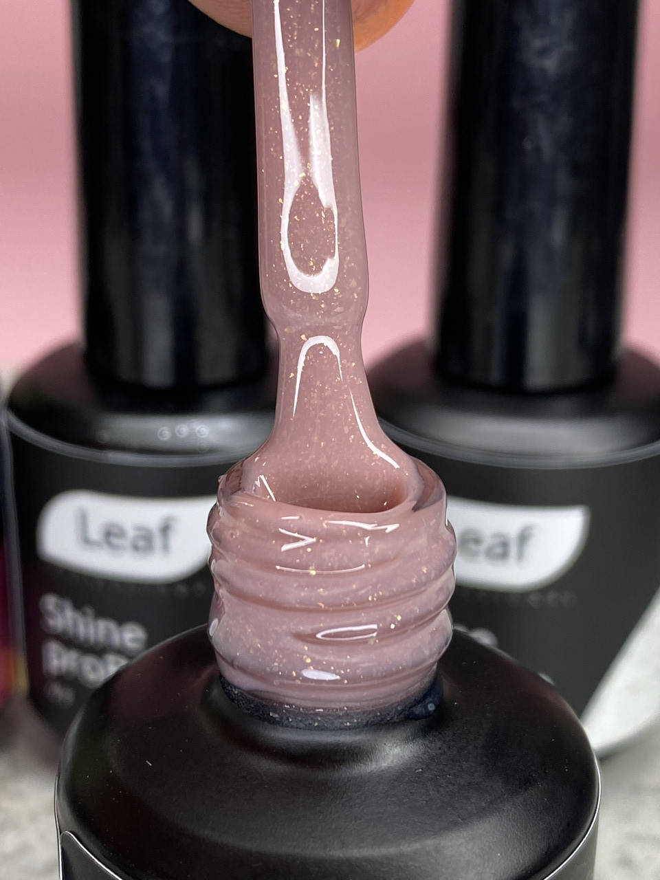 

Камуфлирующая база Leaf с шиммером 10 мл Shine pro base 4