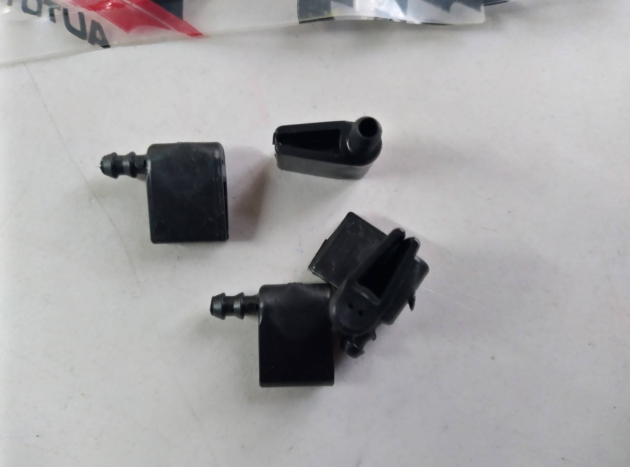 

Форсунка омывателя лобового стекла BSG BSG 90-851-004 MERCEDES SPRINTER, CRAFTER 06->