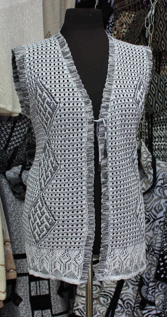 

Женская жилетка на завязке