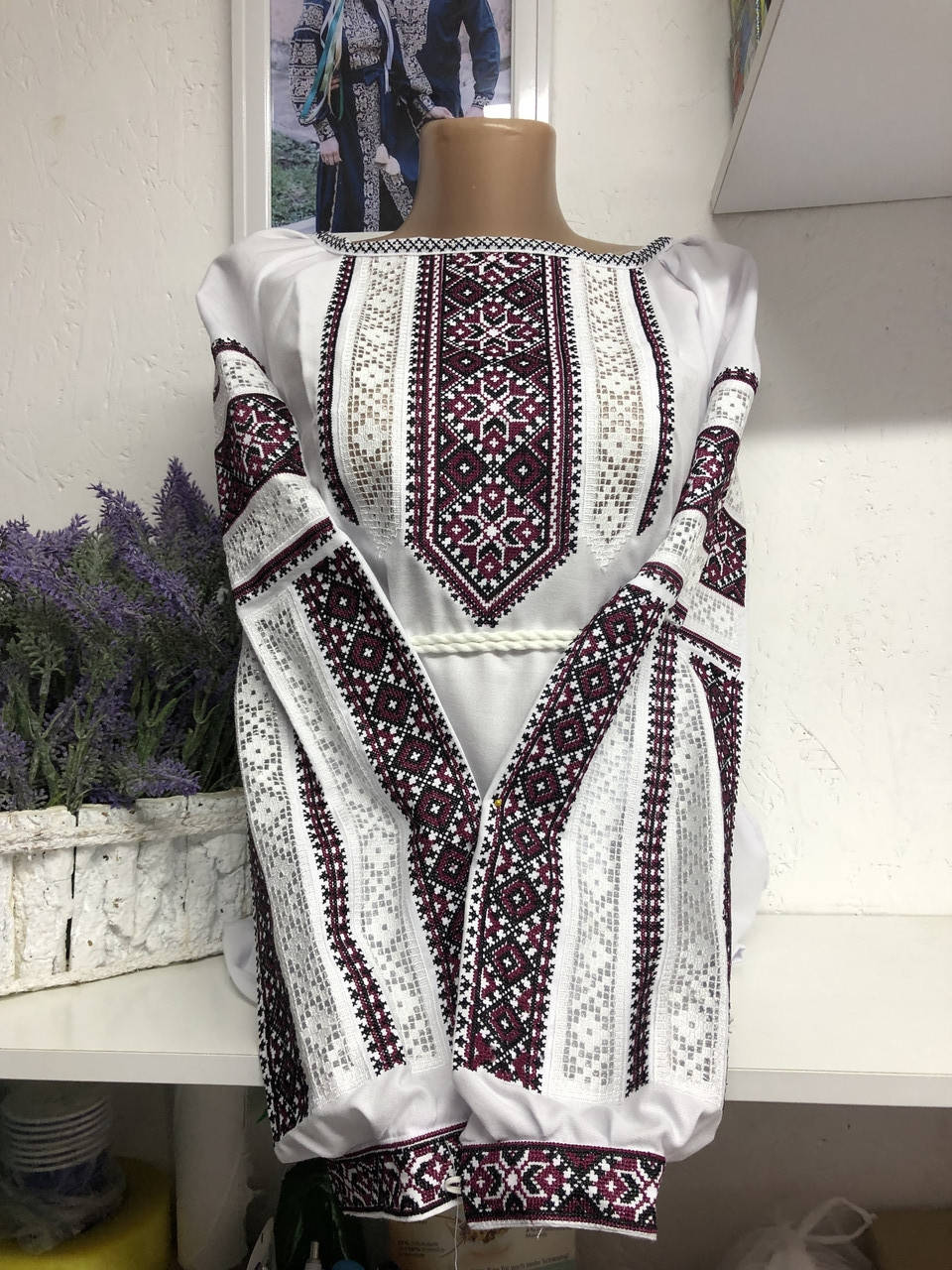 

Вишиванка з бордовими нотками, Бордовый