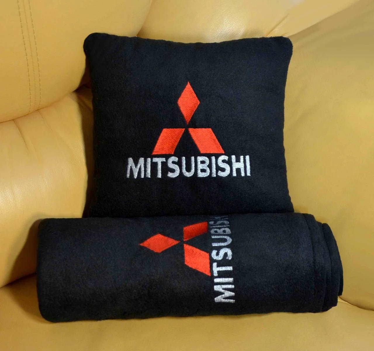 

Плед с подушкой в машину с логотипом авто Mitsubishi