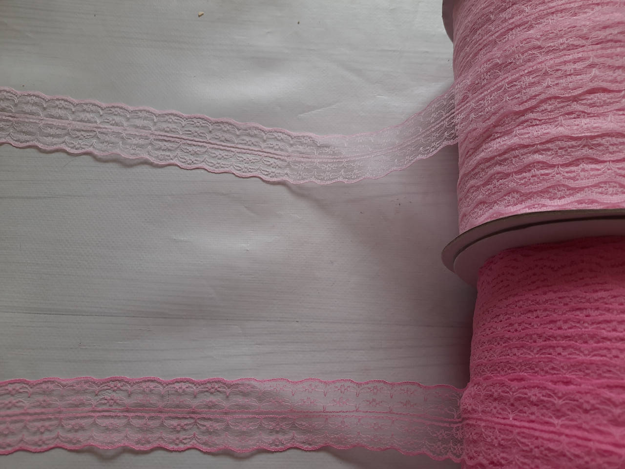 

Кружево Аллюр ярко розовое