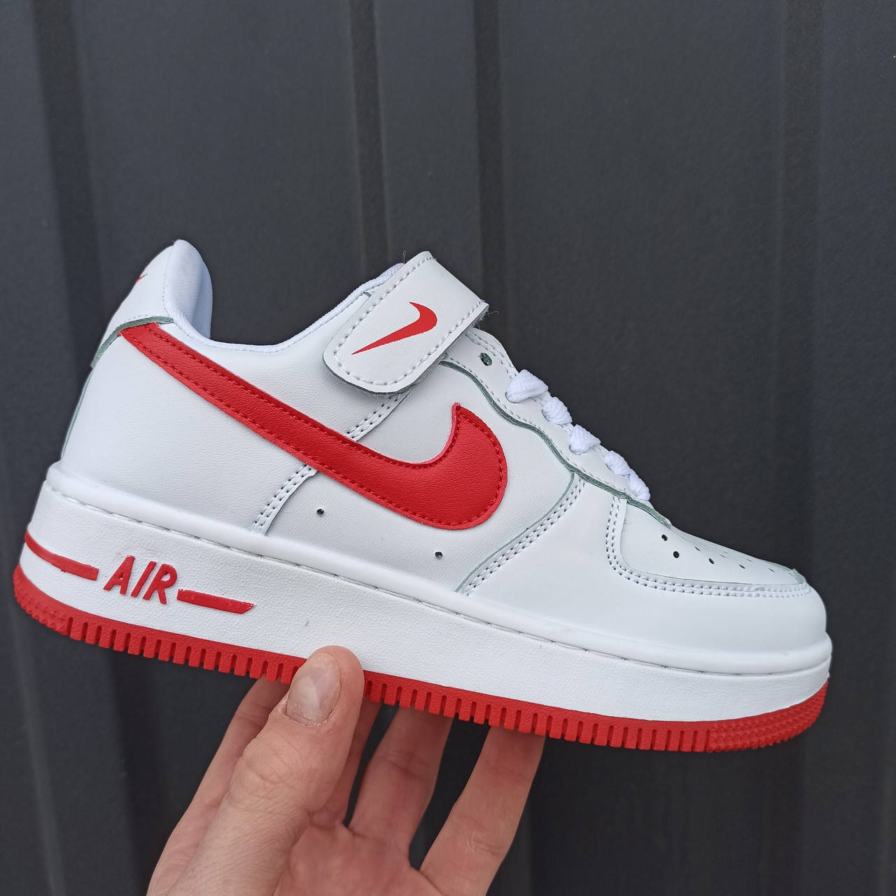 

Кроссовки подростковые Nike Air Force 1 AF1 размеры 33,34,35,36,37,38 22.5