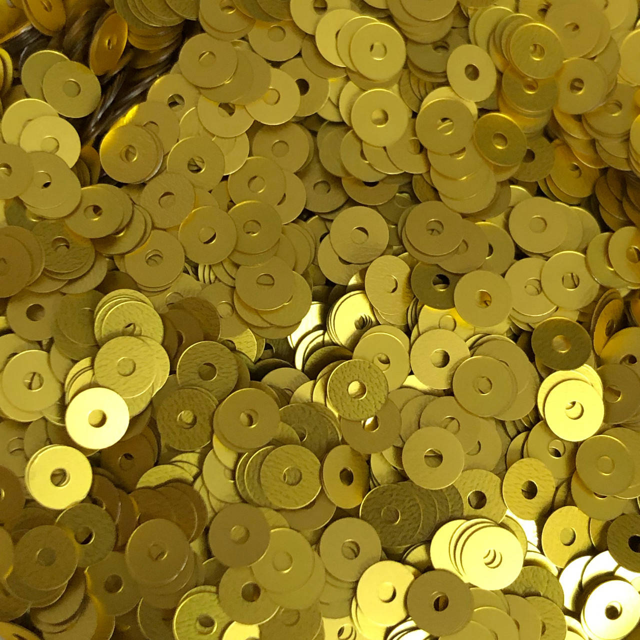 

Пайетки Турция 4 мм. Круглая плоская. Шафрановый. Матовый металлик. Упаковка 5 гр.