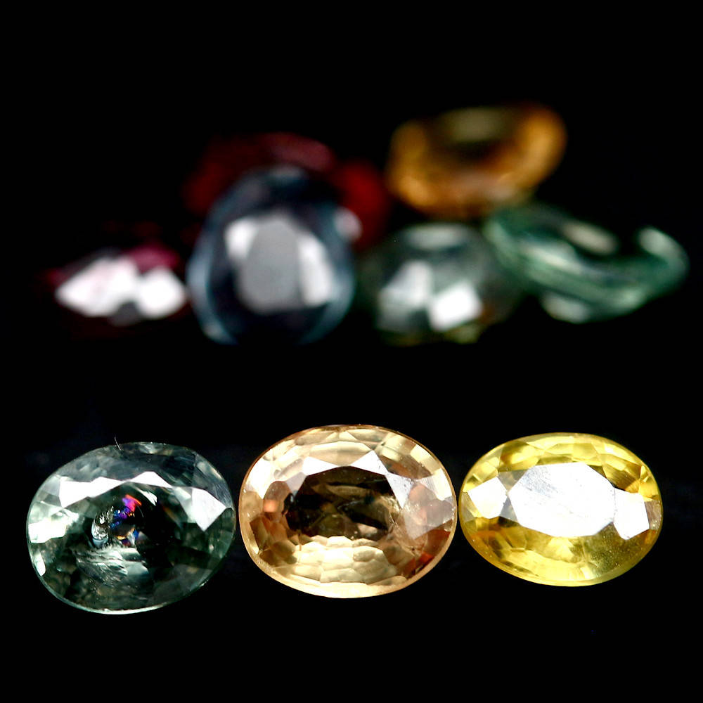 

Натуральный мультицветной Сапфир овал 4.8x3.9 - 5.2x4.1мм 0.36ct, Разные цвета