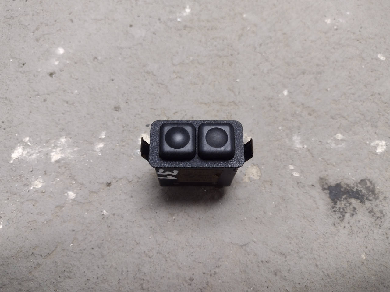 

Кнопка ПТФ BMW 3 E30 переключатель БМВ е30