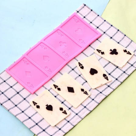 

Молд силиконовый кондитерский "Карты" - 21*10см, размер одной карты 4,7*7см