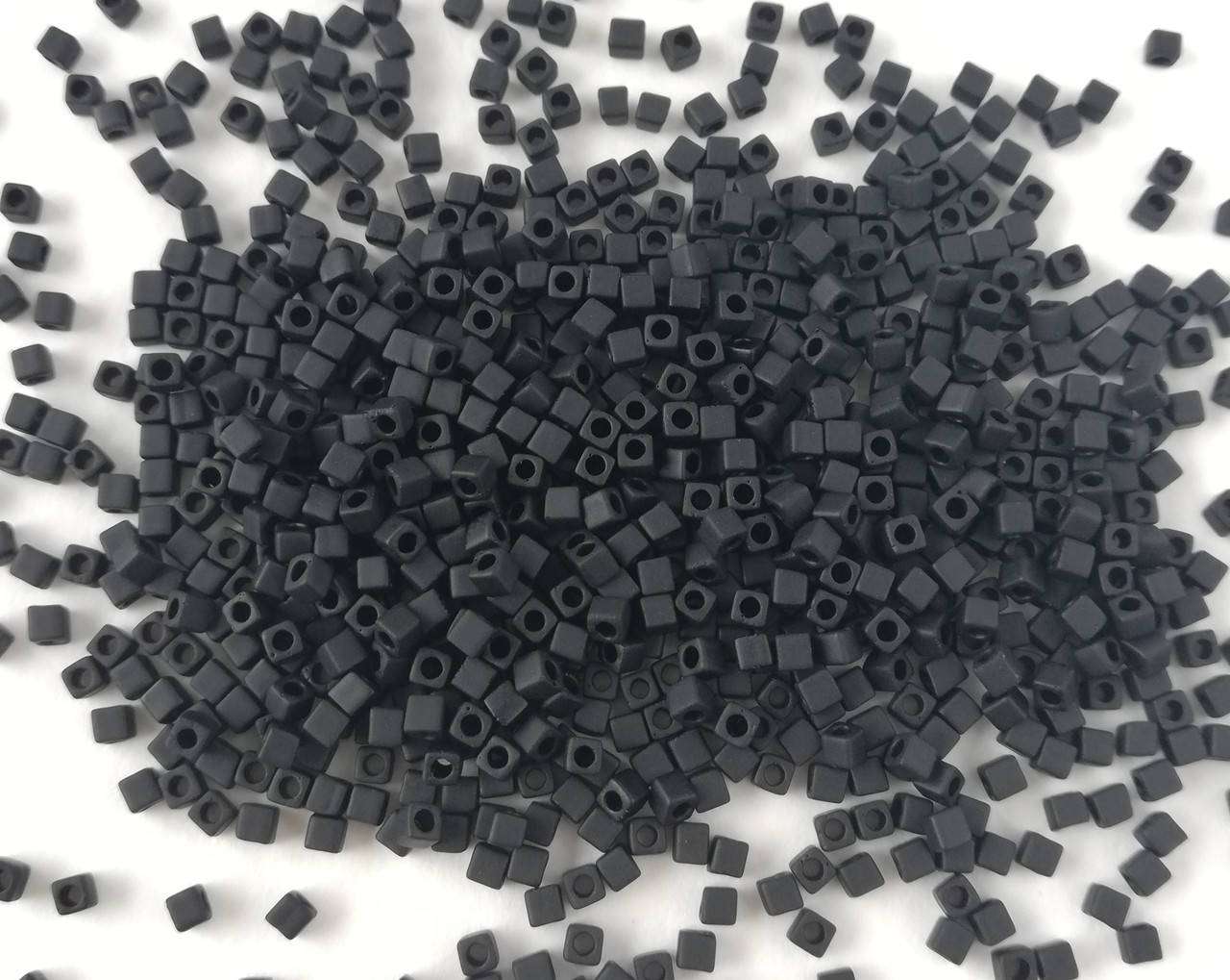

Miyuki Square Beads 1,8 мм SB0401F Matted Black