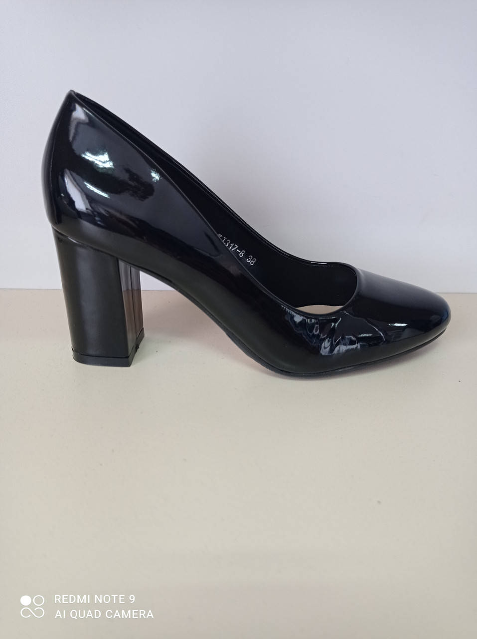 

Туфли женские на каблуках лаковые 37, Черный