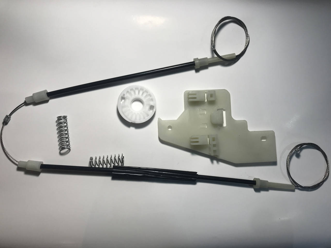 

Стеклоподъемника Peugeot 407 передняя левая дверь (УСИЛЕННЫЙ) OEM 9221Q6