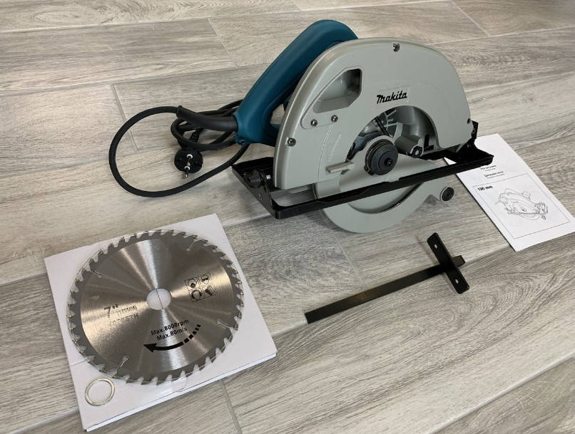

Дисковая пила Makita 5704R / 1200 Вт / Паркетка / сборка Румыния