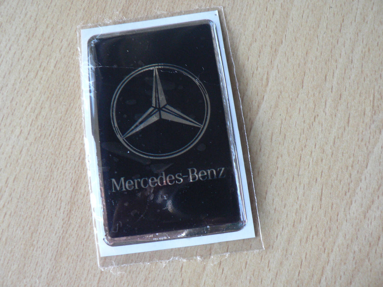

Наклейка s надпись Mercedes - Benz 50х80х1мм силиконовая полоска на авто эмблема Мерседес Бенз Бенц медальон, Черный