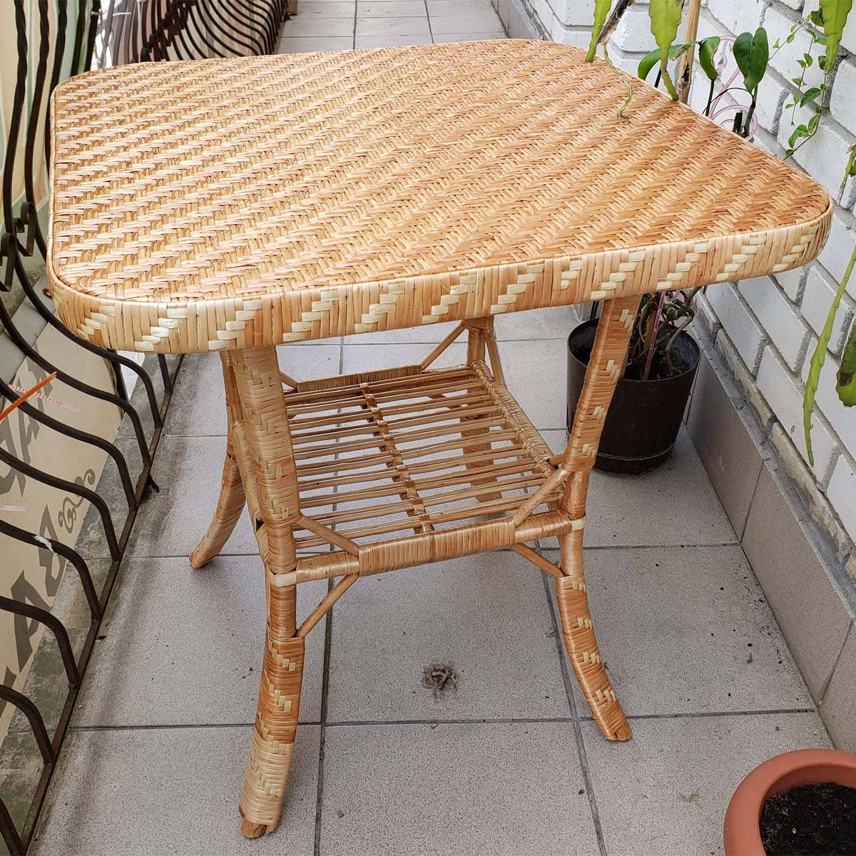 

Стол квадратный из лозы (61 x 61 x 69 см) VL031