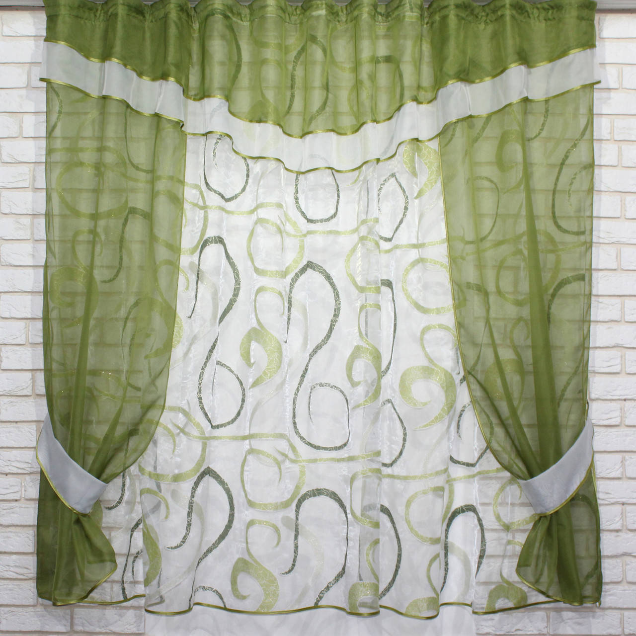 

Кухонный комплект (270х170см.), шторки с тюлью и ламбрекеном. Цвет оливковый с белым. Код 081к 50-612