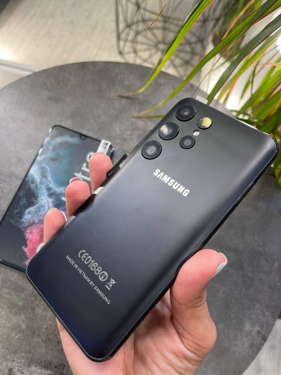

Samsung Galaxy S22 Ultra 6'8" Чорний | Южная Корея | 8/128GB | Подарунок, Черный