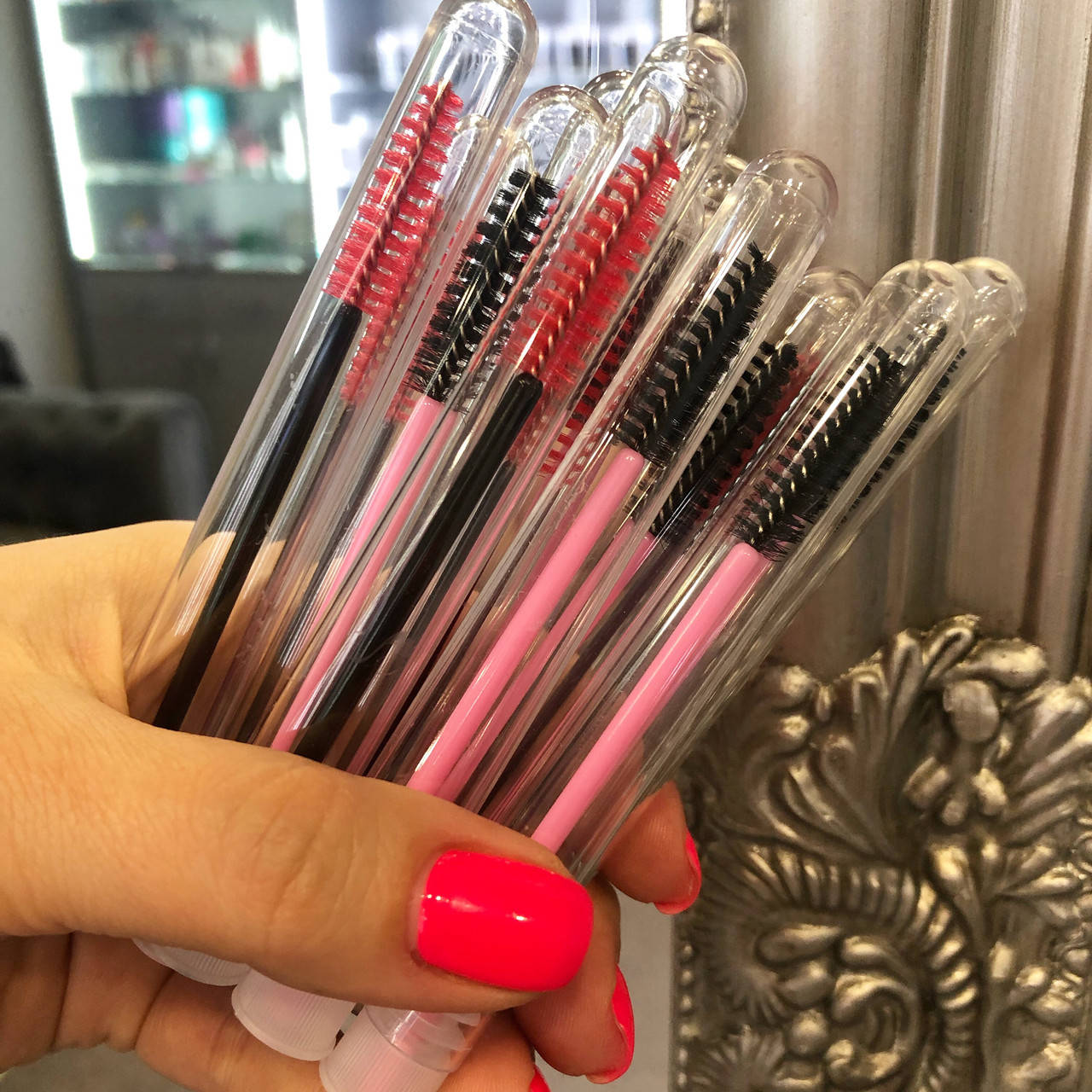 

Щёточка для ресниц и бровей в колбе