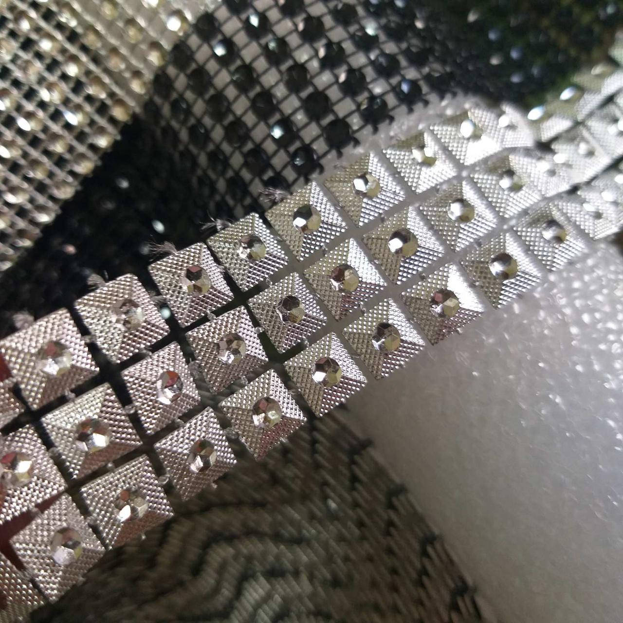 

Лента стразовая 3 см серебро квадраты