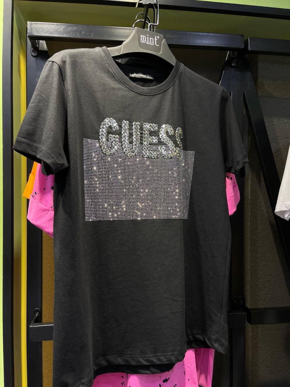 

Женская черная футболка с камешками Guess, Черный