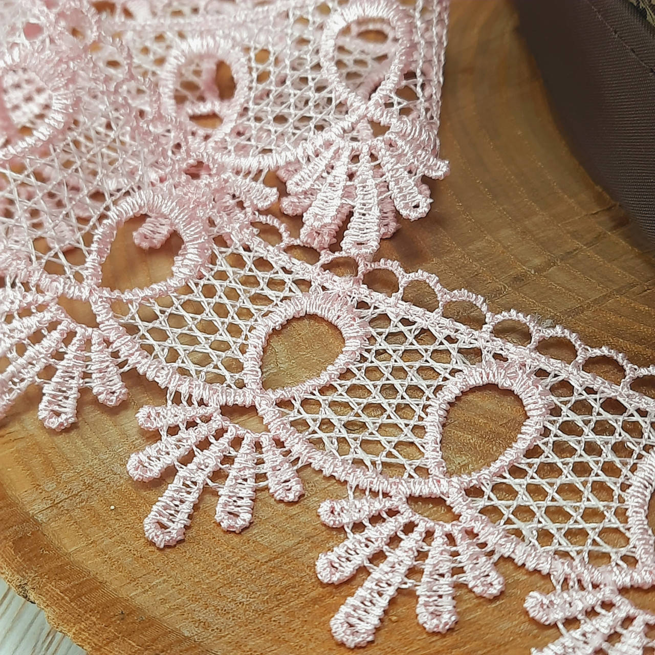 

Кружево Жабо 5,5см, розовое, Белый