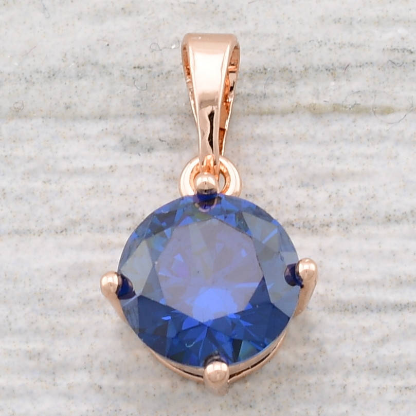 

Кулон Xuping для цепочки до 3 мм 80572 размер 17х8 мм синие фианиты вес 1.2 г позолота РО