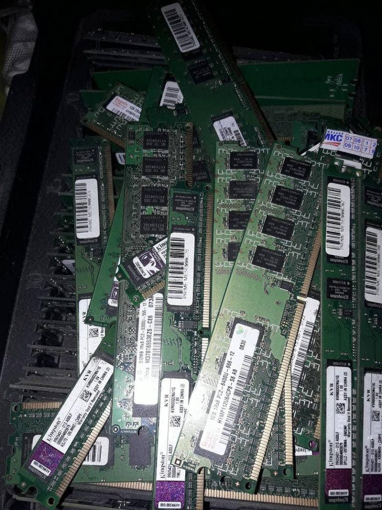 

Оперативная память DDR2 1Гб