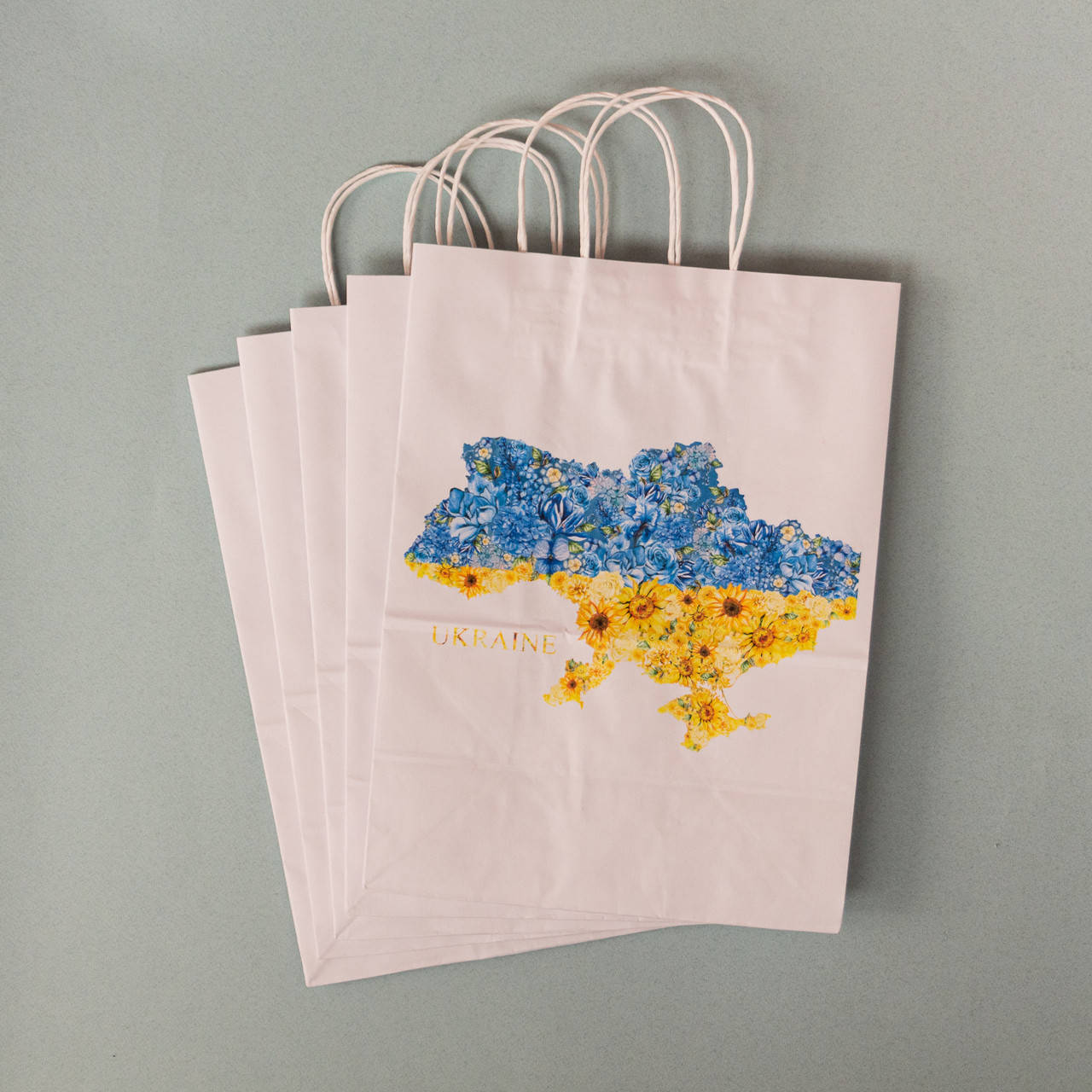 

Пакет подарочный "Украина" 260*150*350 Бумажный пакет с патриотичным рисунком Пакет с украинской символикой, Белый