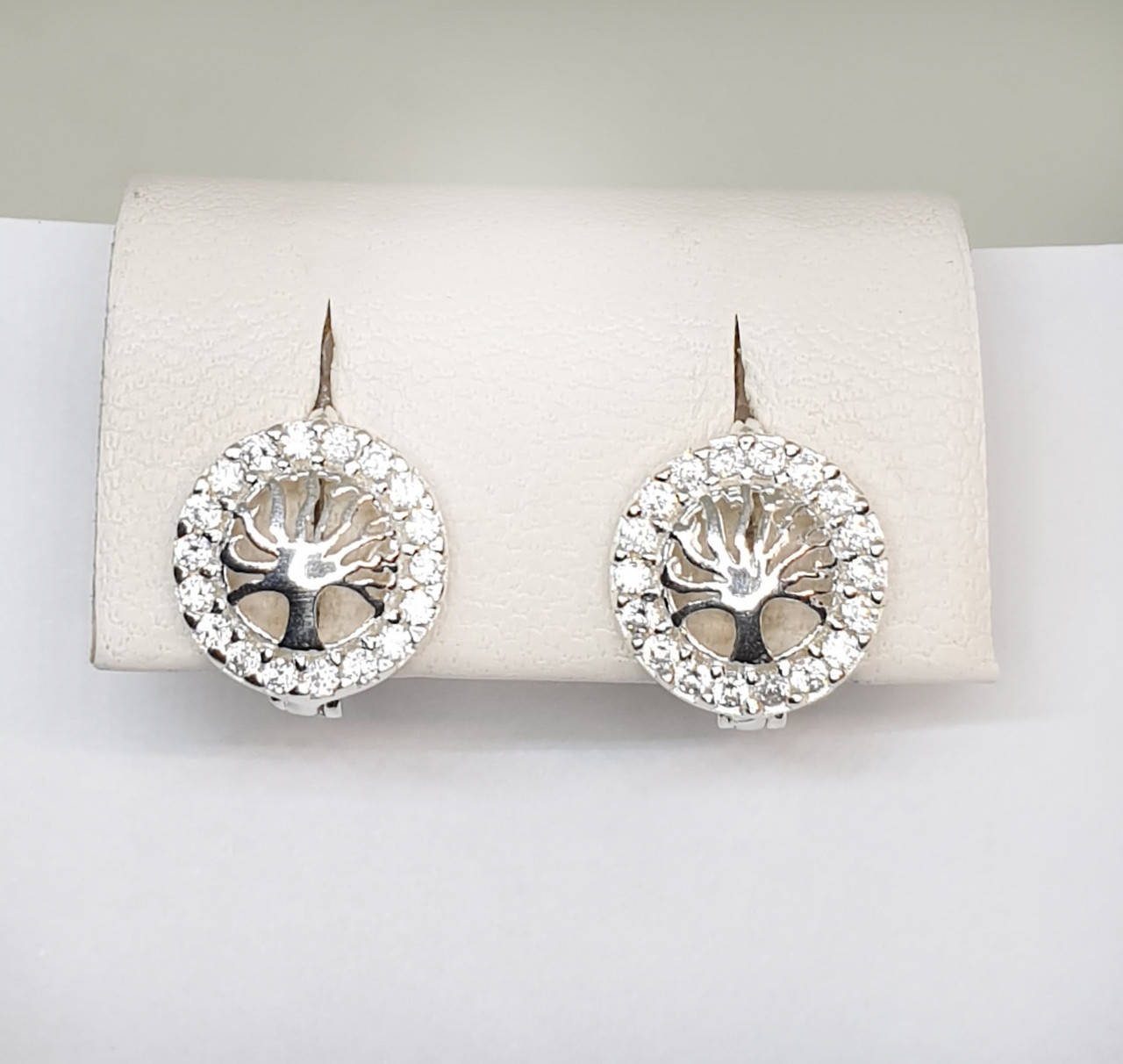 

Сережки серебряные с кубическим цирконием 2,35 г