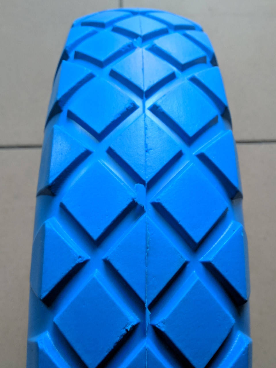 

4.00- 8 , Колесо , піна , пена ,4.80/4.00-8 , 4.00-8 , пенополиуретан , на тачки.