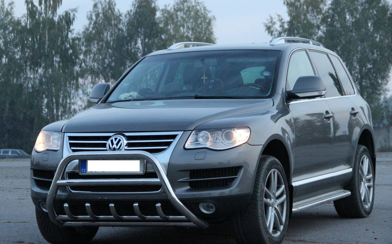 

Кенгурятник с грилем (защита переднего бампера) Volkswagen Touareg 2002-2010
