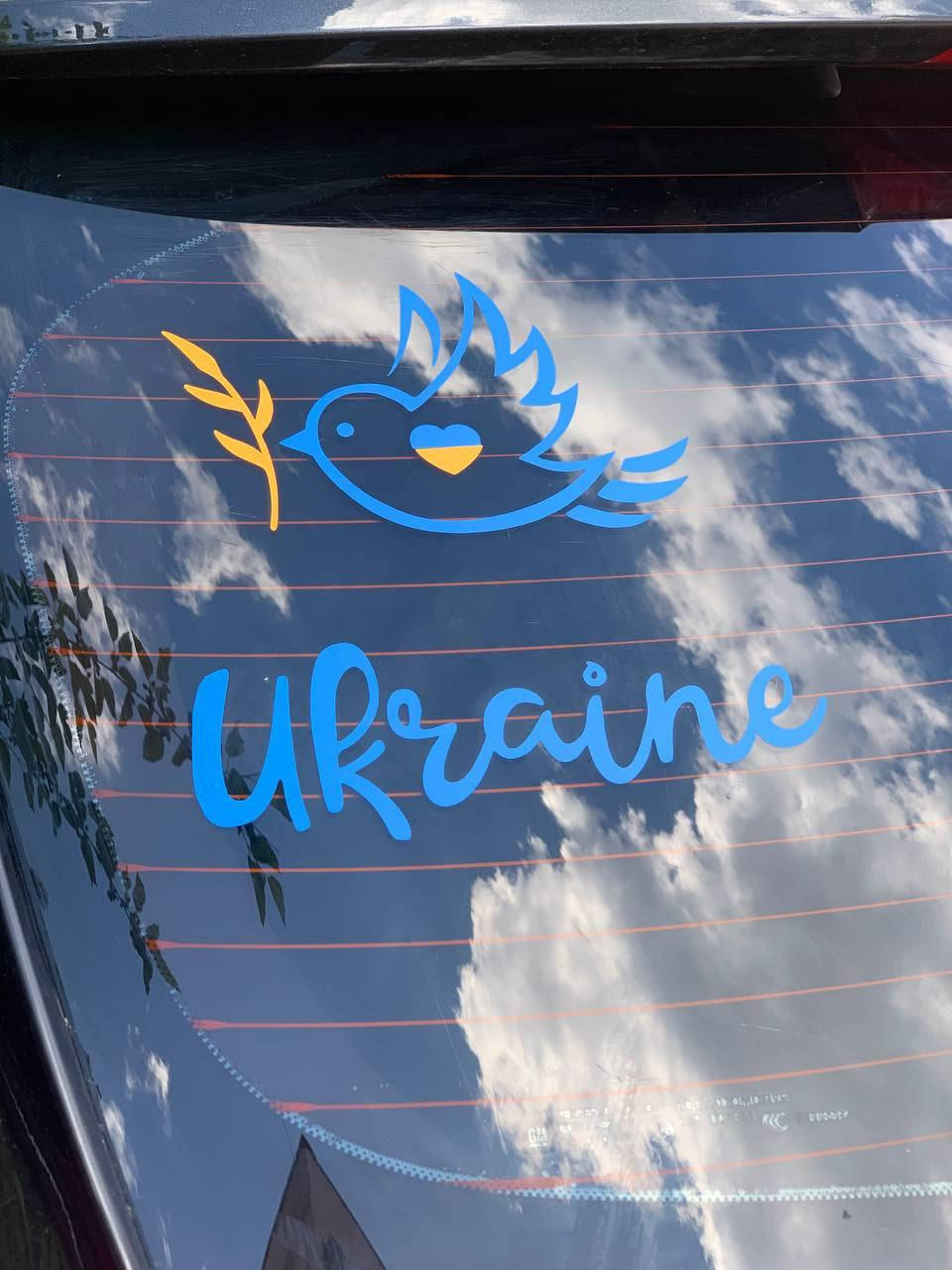 

Наклейка на авто