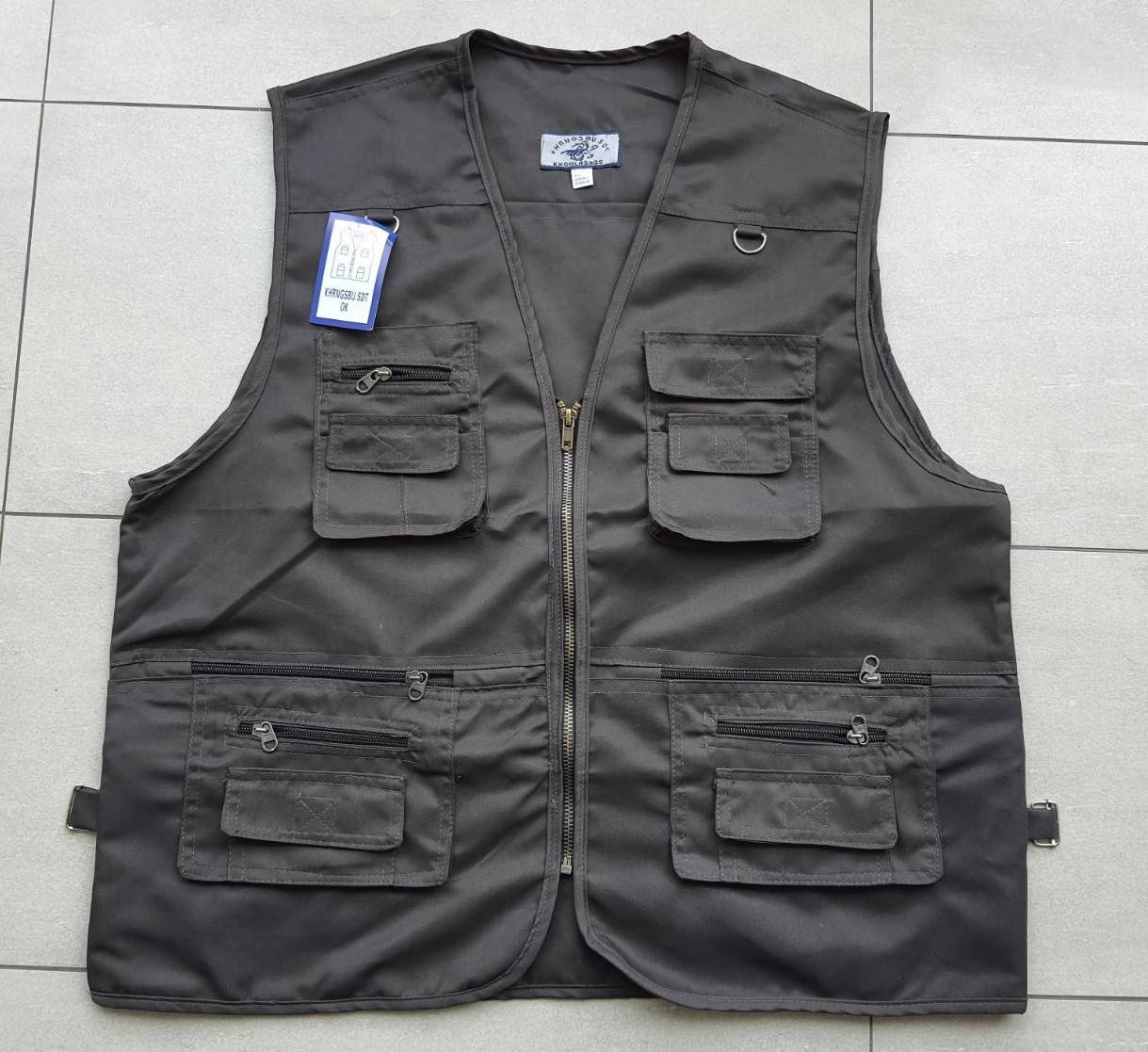 

Жилетка мужская норма плащевка в розницу темно-серый черный 46-54