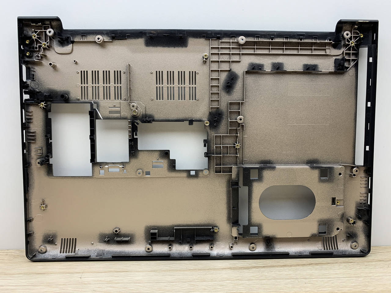 

Lenovo 310-15 310-15IKB 310-15 510-15 ABR Корпус D (нижняя часть корпуса) Черный нов