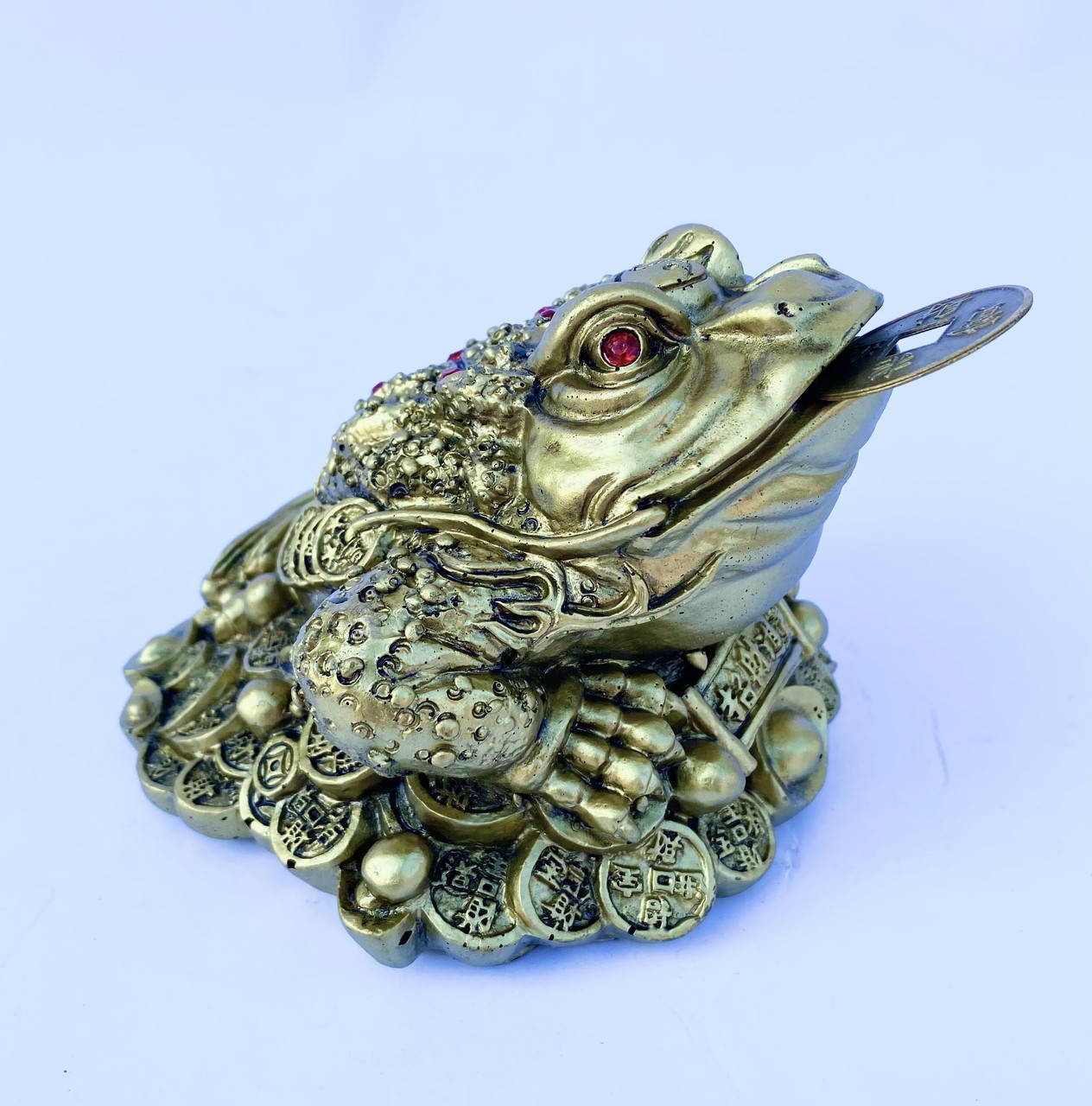 

Статуэтка Денежная Жаба с монетой, цвет бронза, высота 10 см.