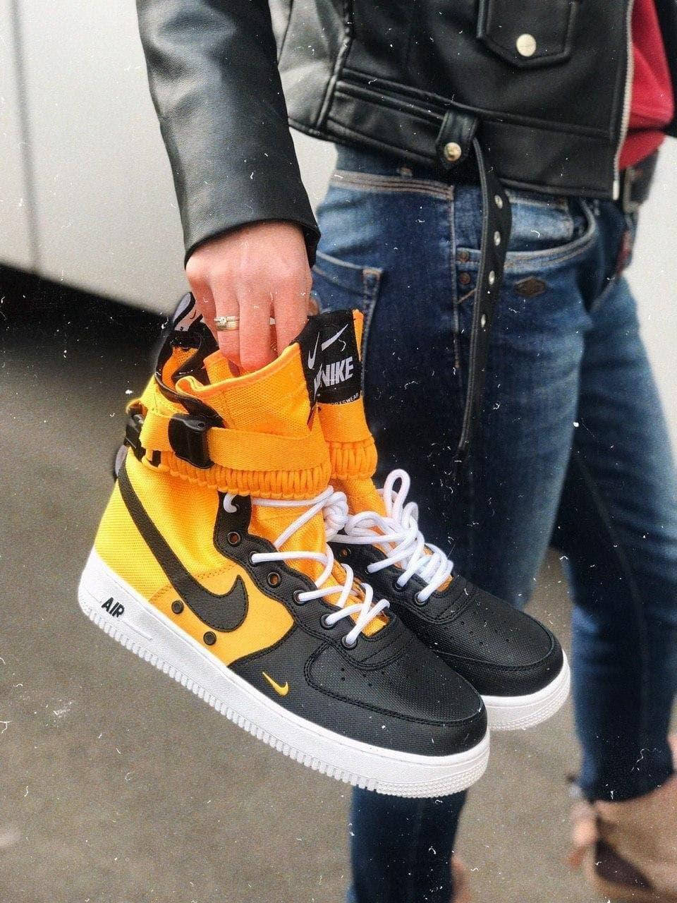 

Мужские кроссовки