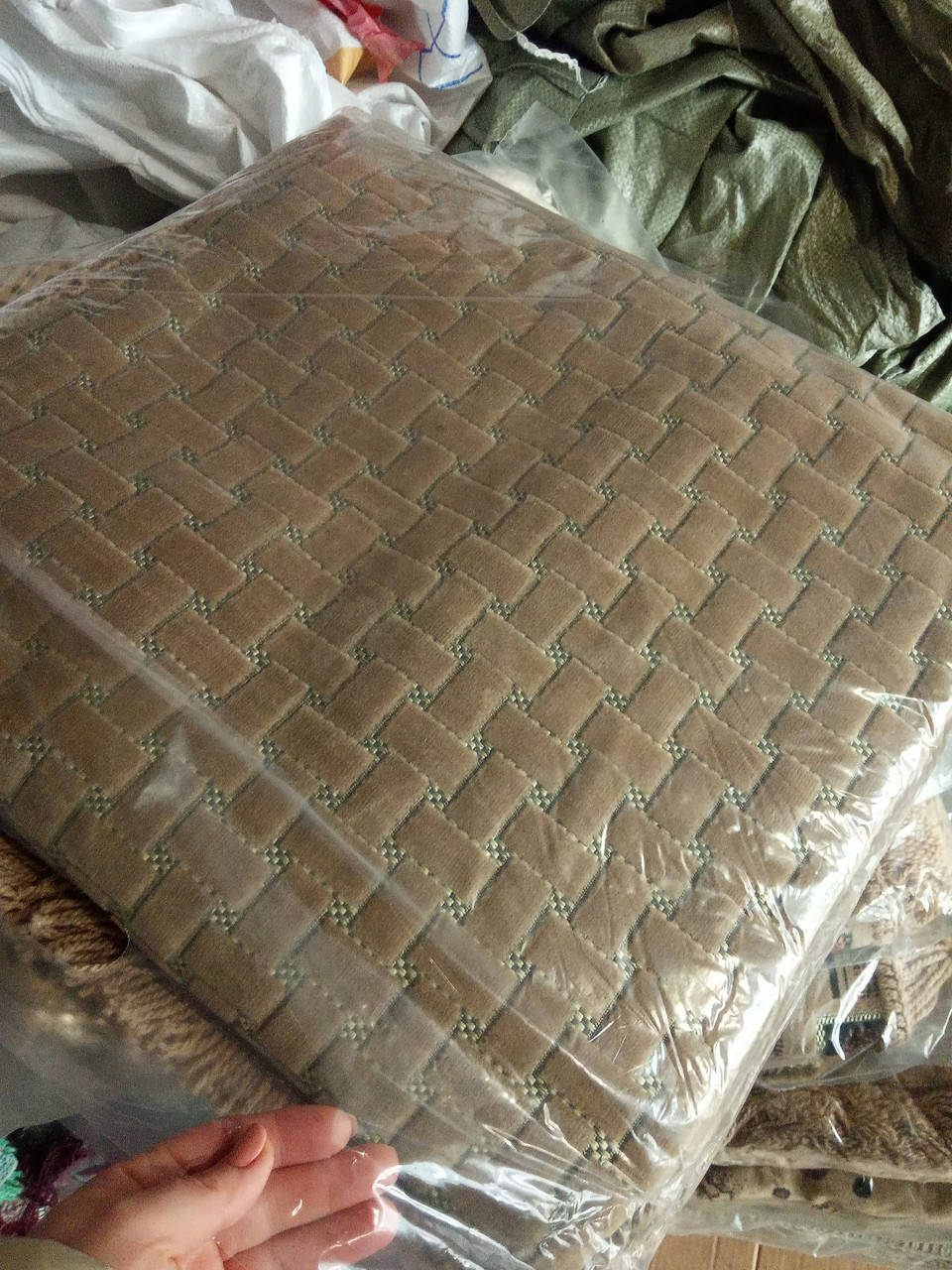 

Дивандек, велюровое покрывало на диван и кресла