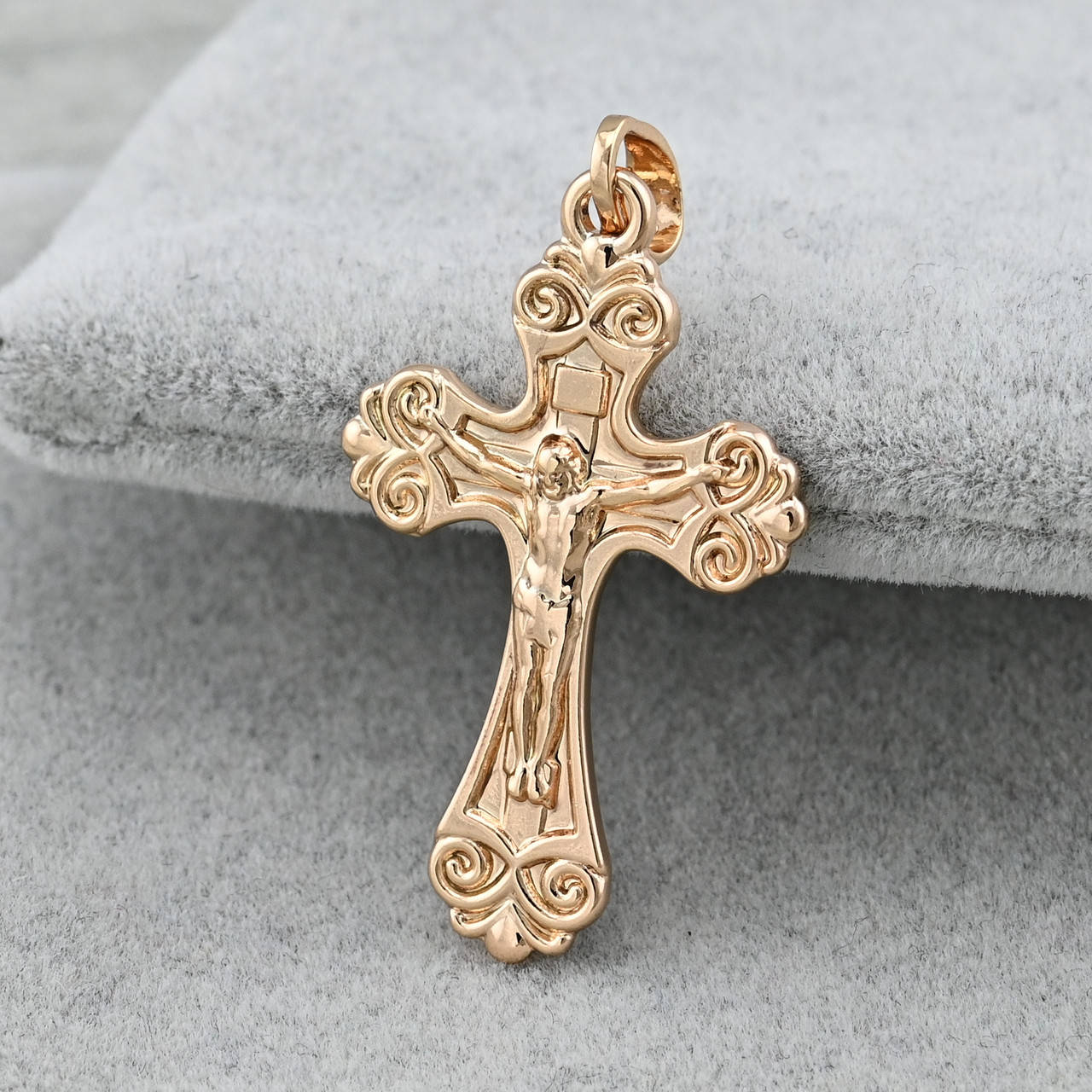 

Крестик 35520 для цепочки до 3 мм размер 34х18 мм вес 2.5 г позолота 18К