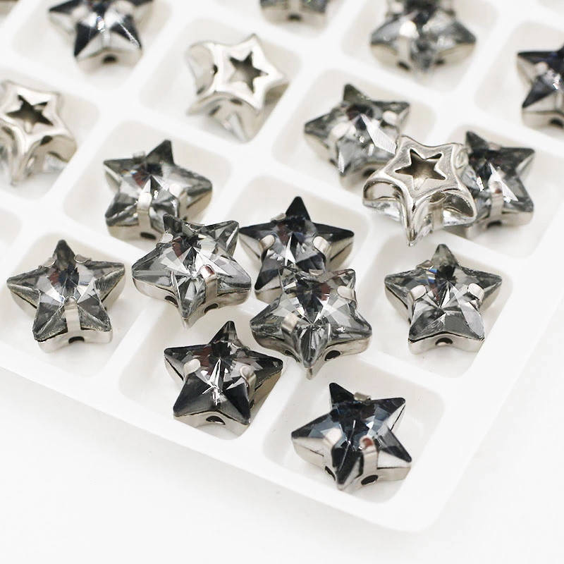 

Стразы пришивные в цапах, форма звезда тёмно-серый, стекло, 8 мм, Темно-серый