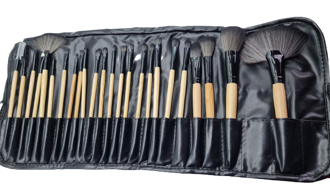 

Большой набор деревянных кисточек для макияжа 24 шт. в мягком черном чехле