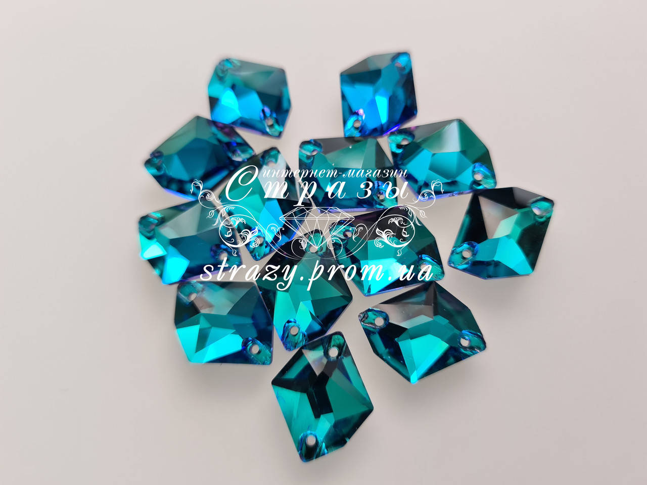 

Стразы Lux Космик 16*20мм. Green Zircon