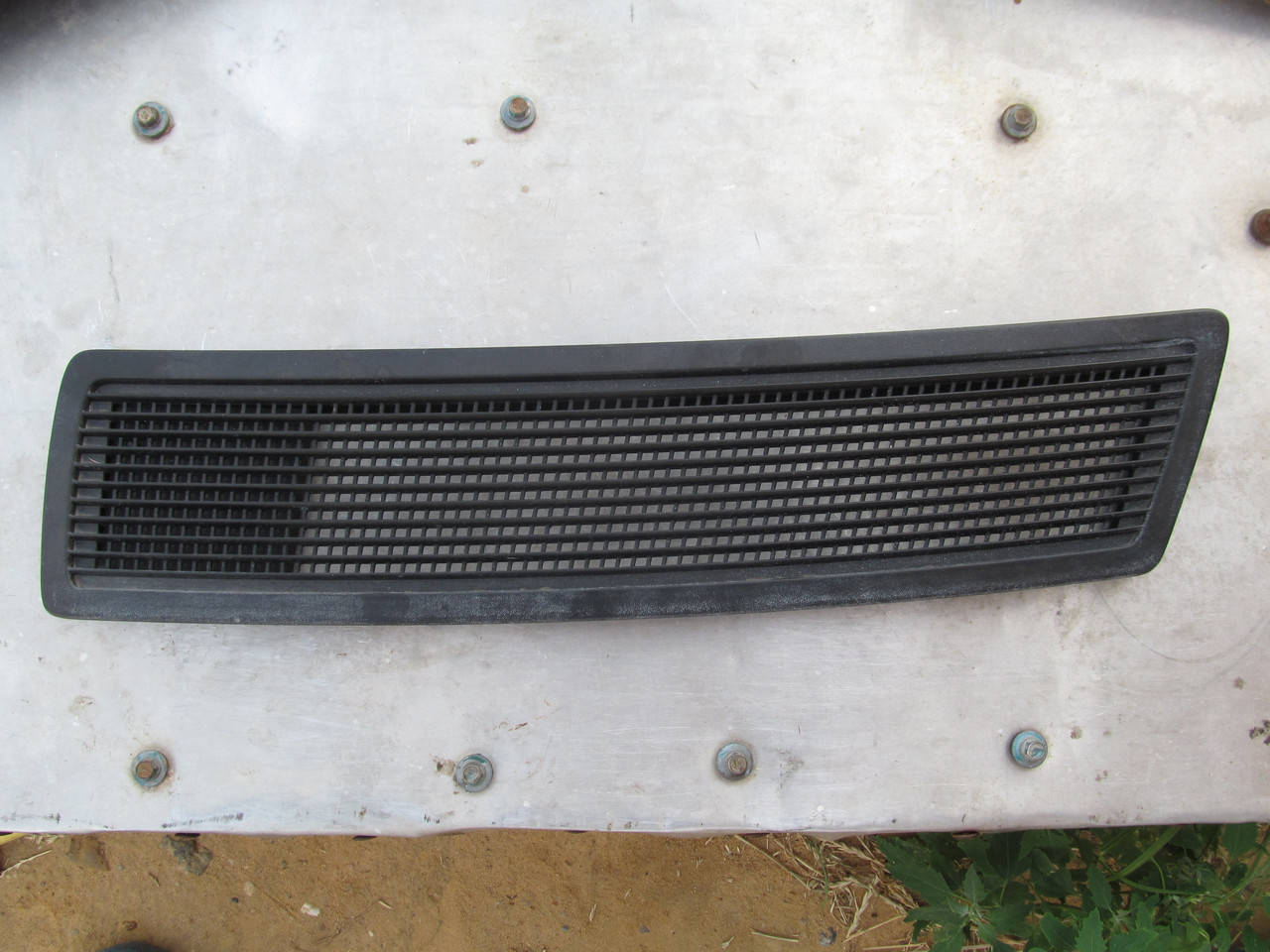 

Решетка капота renault trafic opel vivaro nissan primastar рено трафик опель виваро примастар решотка капота