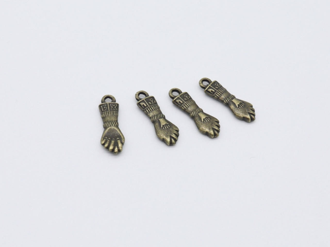 

Подвеска-фига. Цвет "античная бронза". 23мм