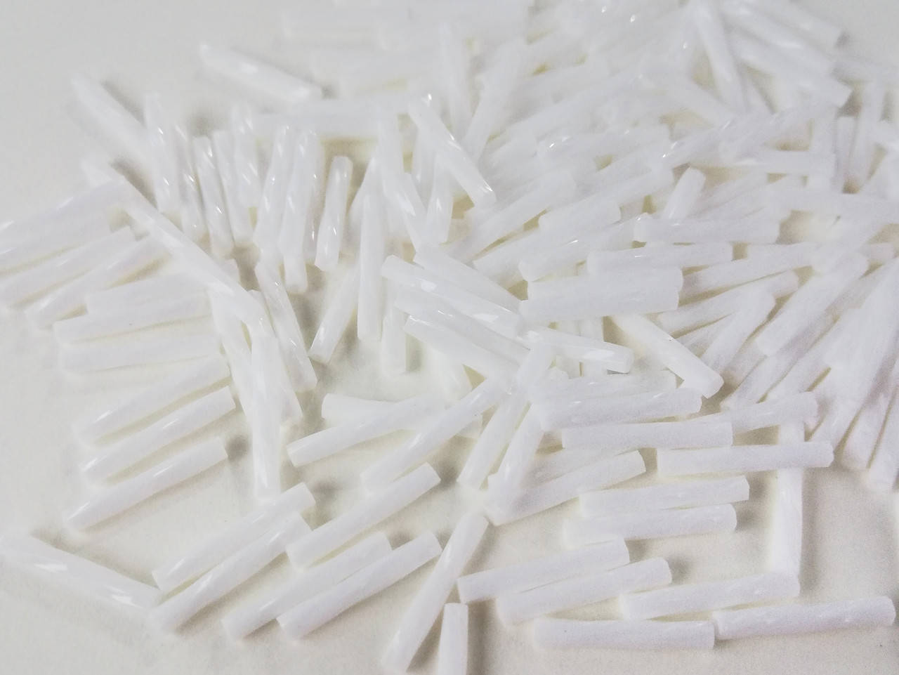 

Стеклярус Кручений Miyuki 12 мм 0402 White Opaque 5г