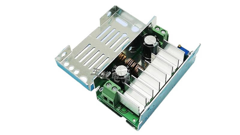 

Повышающий преобразователь напряжения DC 55V 7A 200W (12699)
