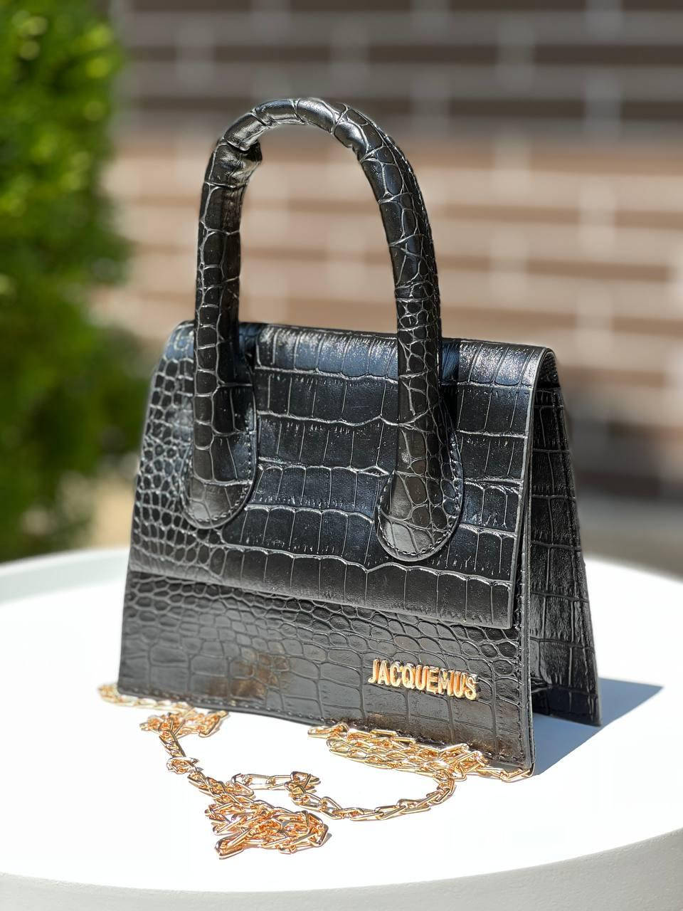 

Стильная маленькая сумка через плечо JACQUEMUS, Черный