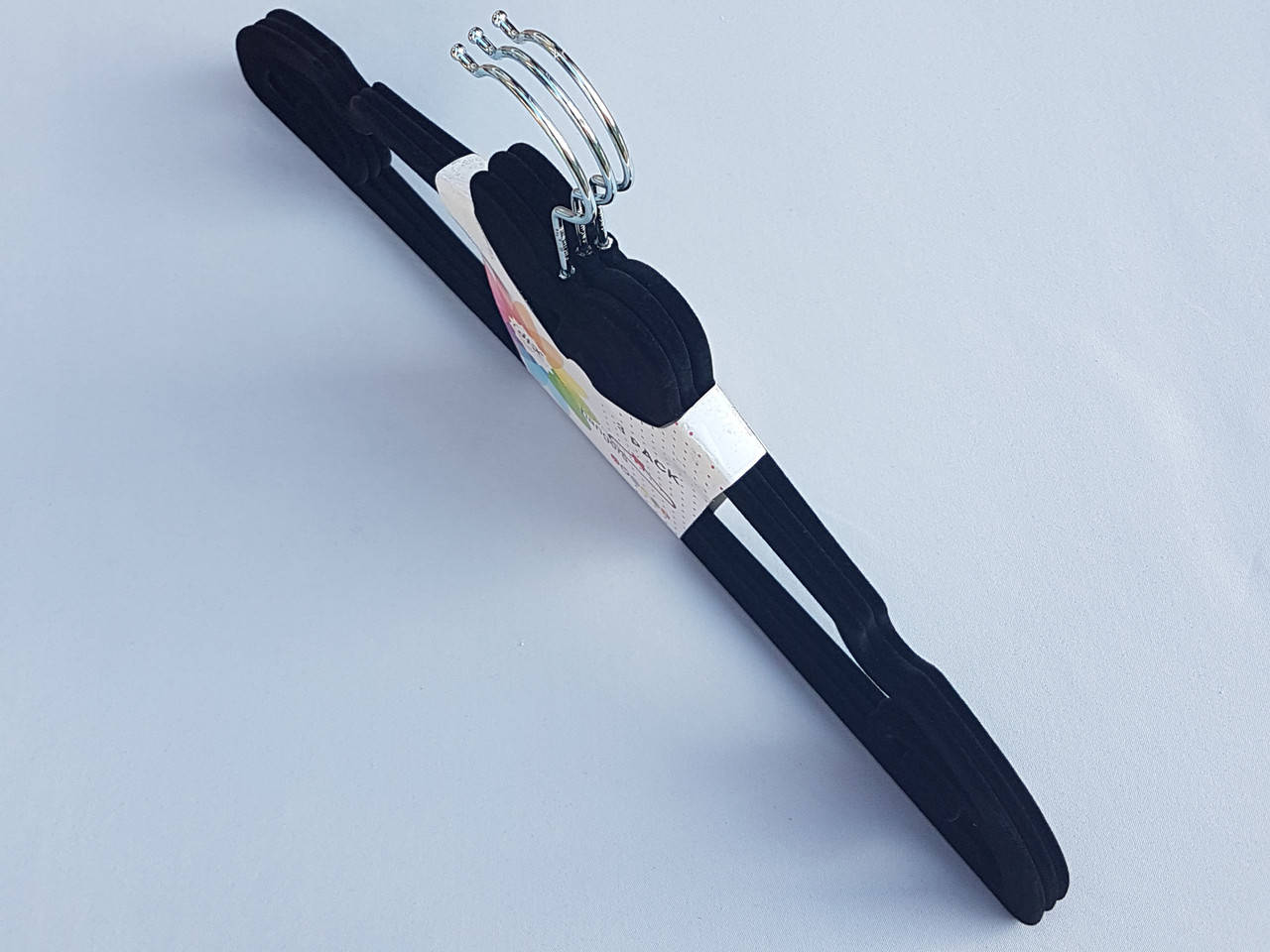 

Плечики вешалки тремпеля флокированные (бархатные, велюровые) черного цвета, длина 42 см,в упаковке 3 штуки, Черный