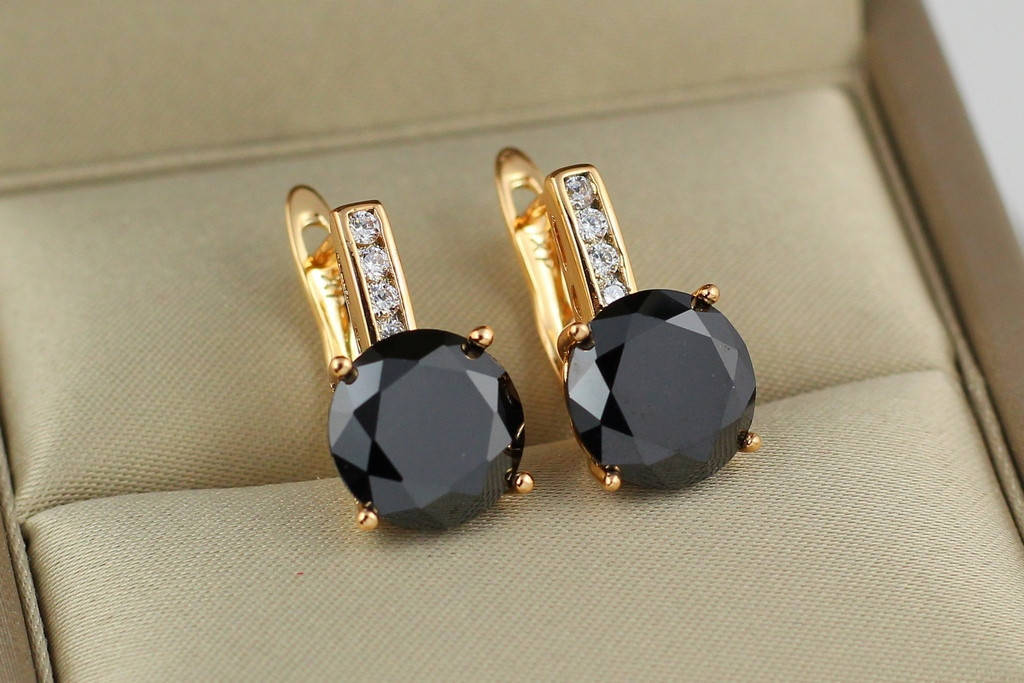 

Серьги Xuping Jewelry с крупным черным камнем и круглой застежкой 1,7 см золотистые