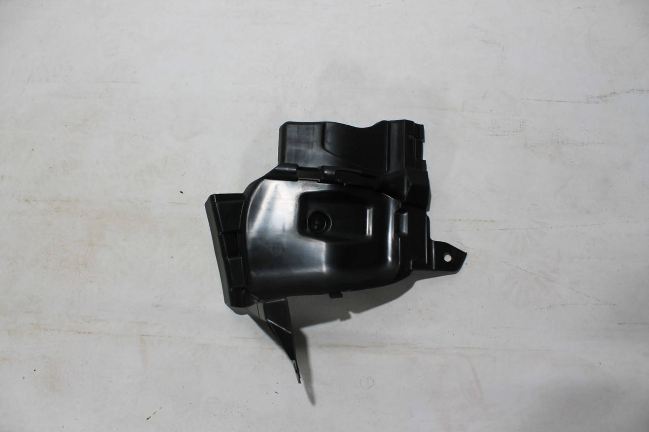 

Брызговик боковой передний R (638302752R) Renault Logan 2014